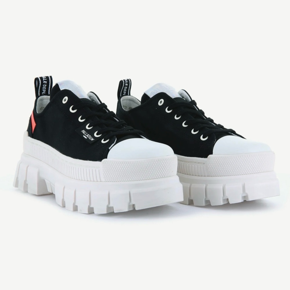 Palladium Shoes Revolt Low size 6